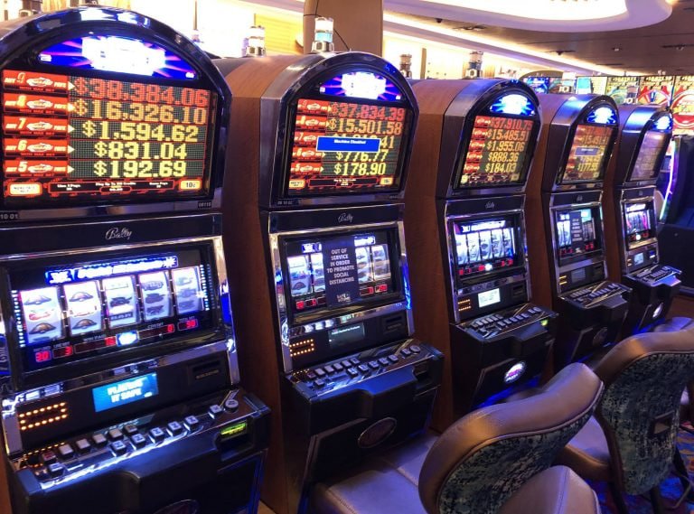 Live Blackjack dengan dealer profesional Antarmuka live blackjack dengan dealer langsung di cuan hoki